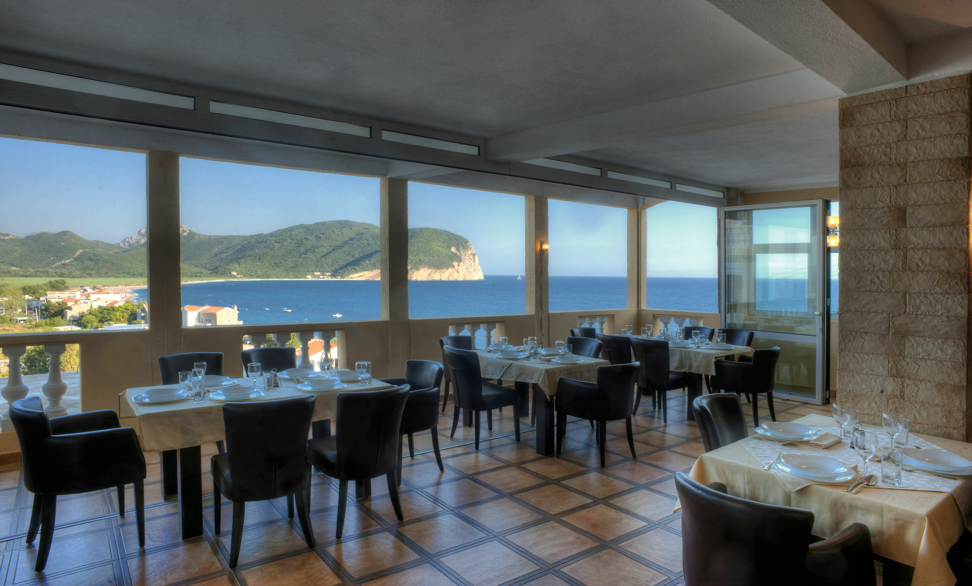 Castellamare * Petrovac